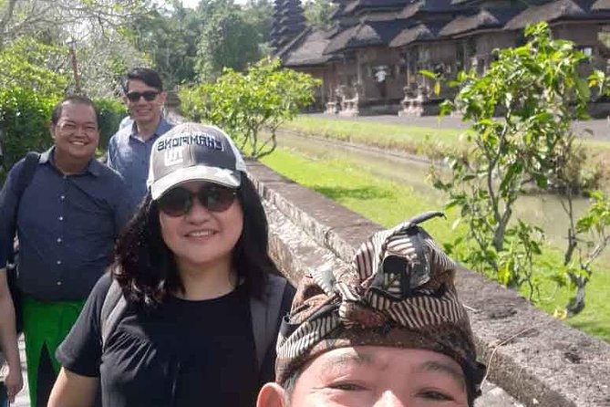 Tanah Lot Bali Temple Sunset Small Group Tour – Half Day - Photographing Waves, Rock, and Temple