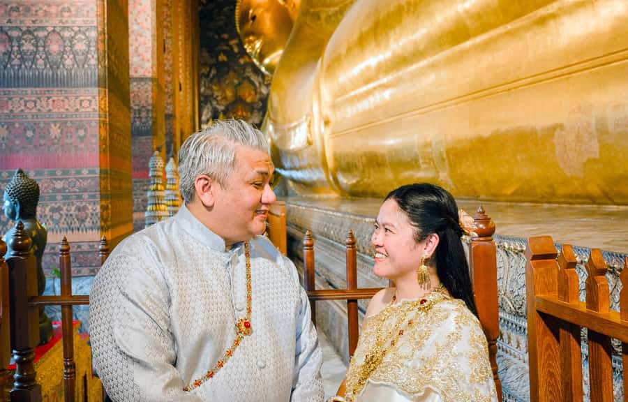 Thai Costume Photographer at Wat Arun/Pho in Bangkok - Should you book the Wat Arun photoshoot?