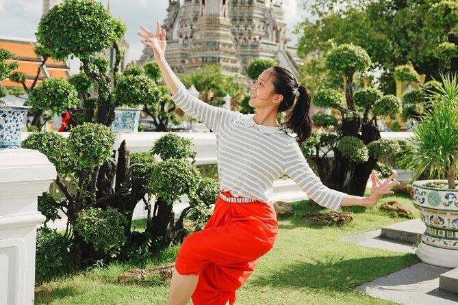 Thai Dance Class at Wat Arun - What this Bangkok dance class actually offers