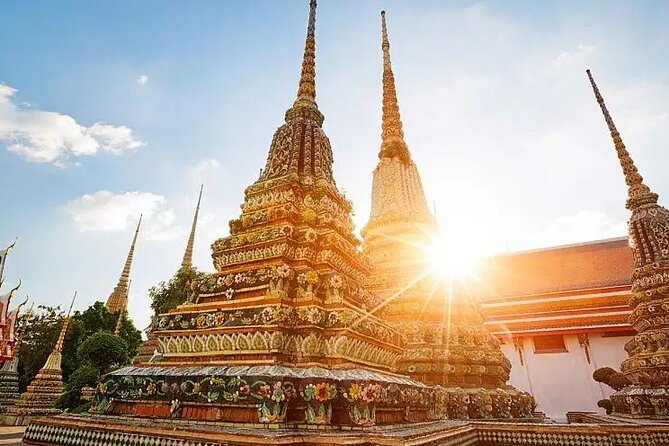 The Best Bangkok Temples - Crossing the Chao Phraya to Wat Arun