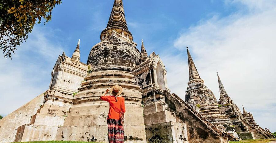 The Old Siam: Ayutthaya Temples Small Group Tour with Lunch - Wat Mahathat and the famous Buddha head