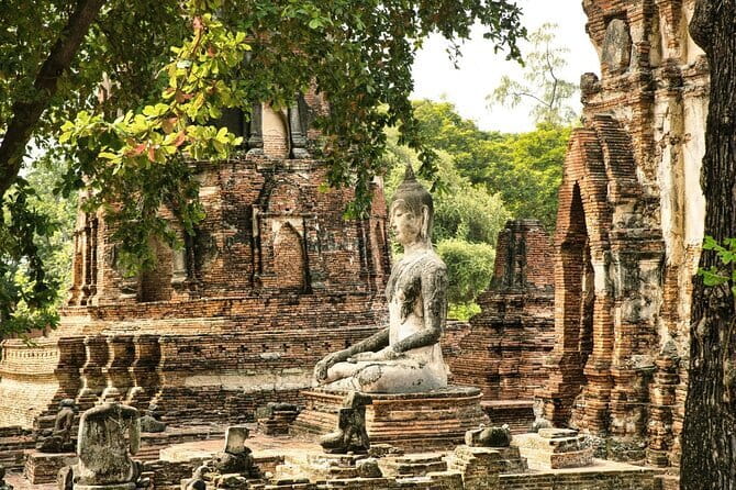 Three Temple Ayutthaya Tour with Scenic Boat Ride - Wat Mahathat and the tree-root Buddha