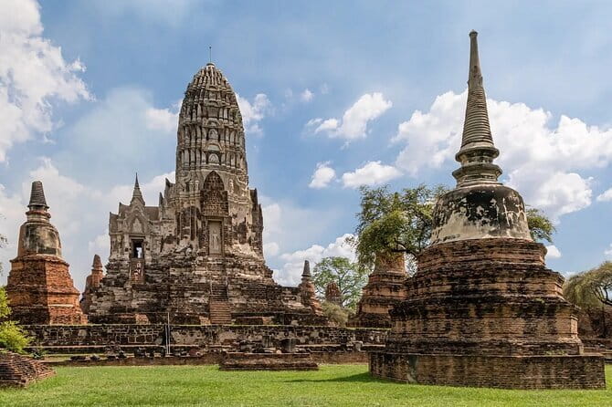 Three Temple Ayutthaya Tour with Scenic Boat Ride - Starting at Wat Yai Chai Mongkhon