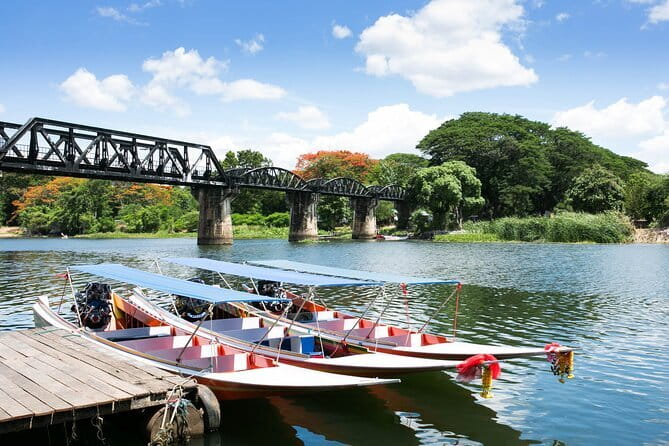 Three Temple River Cruise with Wat Pho, Wat Arun and Wat Rakhang - Wat Arun and the Thai Costume Opportunity