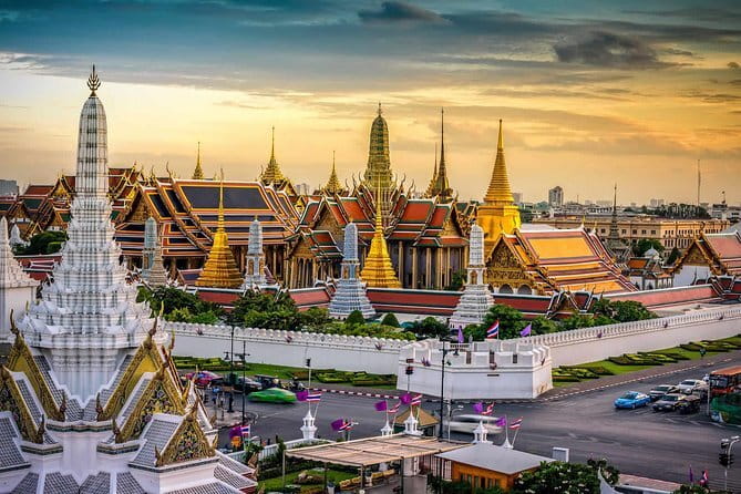 Three Temple River Cruise with Wat Pho, Wat Arun and Wat Rakhang - The Guide Support and Pace