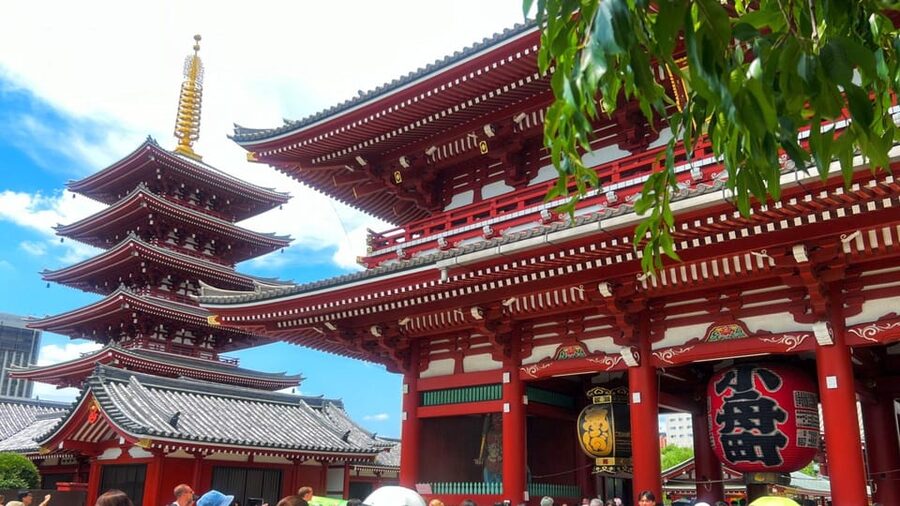 Tokyo: Asakusa and Tokyo’s Oldest Temple Senso-ji Tour - Why Asakusa is one of the best places to meet old Tokyo