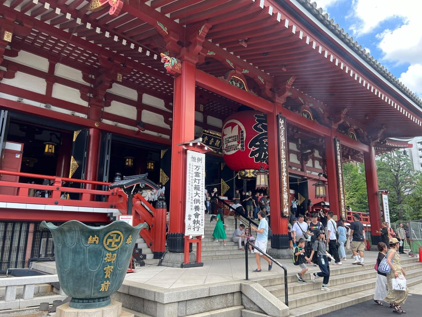 Tokyo: Asakusa and Tokyo’s Oldest Temple Senso-ji Tour - What the guides add to the walk