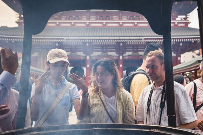 Tokyo: Asakusa Temple & Shrine Walking Tour with Local Guide - Sensoji Temple and hands-on Buddhist customs