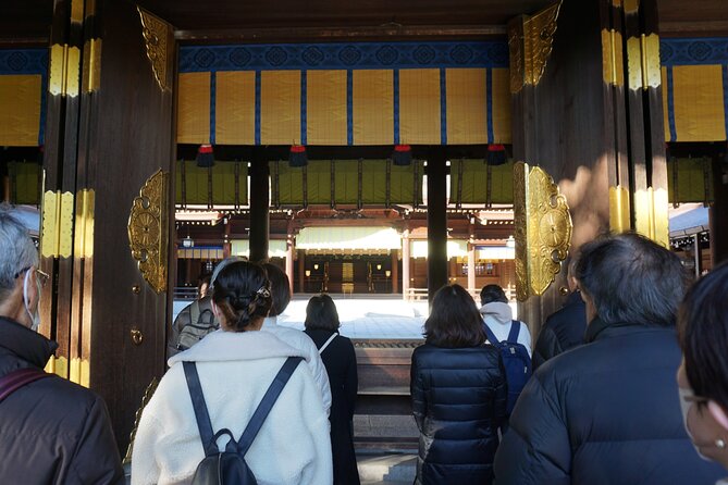 Tokyo: Harajuku Meiji Shrine to Shibuya Crossing Guided Tour - Takeshita Street and the Japanese crepe stop