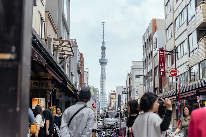 Tokyo History: Sensoji Temple & Asakusa District Private Tour - Starting beneath Kaminarimon’s giant lantern
