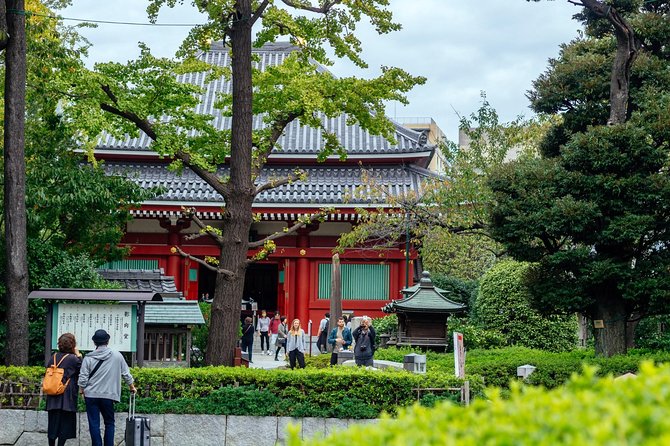 Tokyo History: Sensoji Temple & Asakusa District Private Tour - Backstreets, melon pan, and Hanayashiki