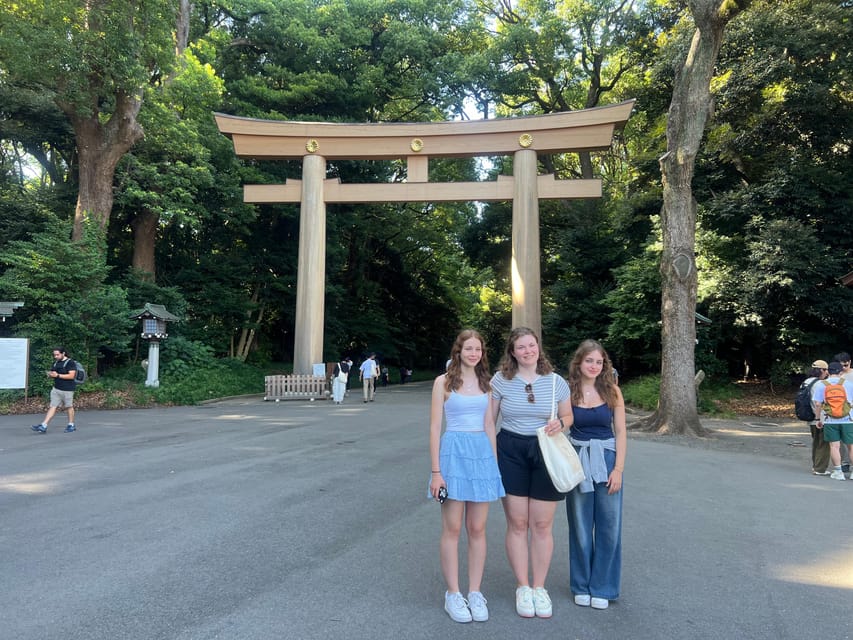 Tokyo: Meiji Jingu Shrine and Shinto Culture Walking Tour - Sake barrels and the role of offerings