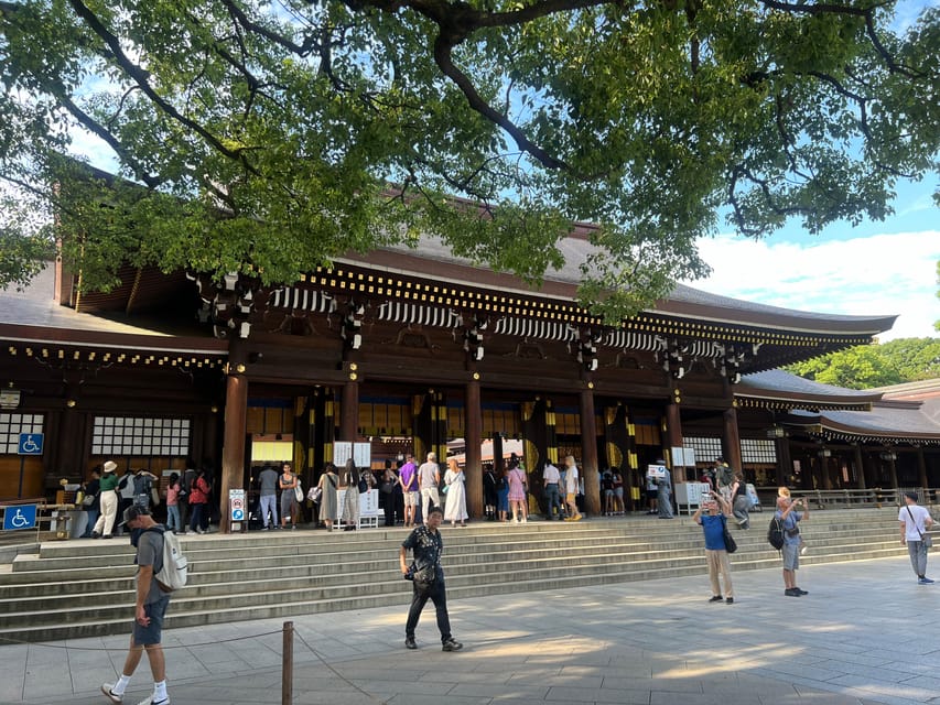 Tokyo: Meiji Jingu Shrine and Shinto Culture Walking Tour - The consecrated wine barrels