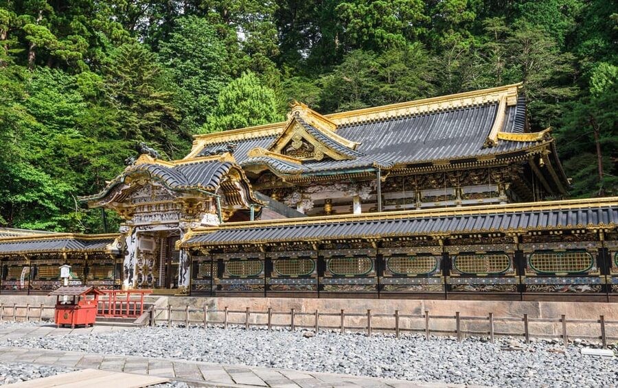 Tokyo Nikko Toshogu Shrine Iroha-zaka Lake Chuzenji Day Tour - Toshogu Shrine: the day’s essential stop