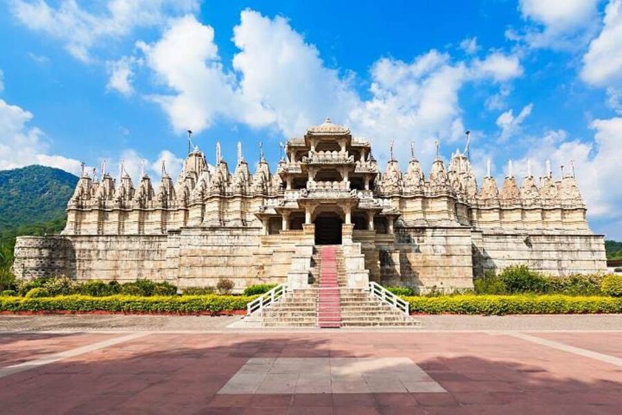 Transfer from Jodhpur to Udaipur via Jain Temple in Ranakpur - The drive through Rajasthan’s hill country