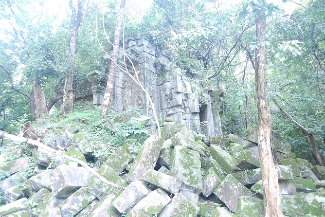 Two Days Angkor Wat Park-Beng Mealea and Kampong Phluk Village - The terraces and Phimeanakas