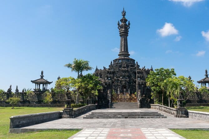 Ubud Full-Day Private Tour: Waterfall, Temple, Rice Terrace. - Tegalalang Rice Terrace: scenery with useful context