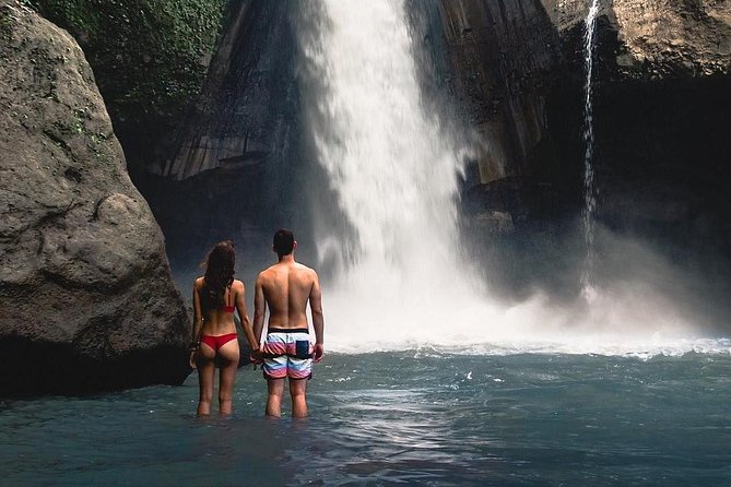 Ubud: Monkey Forest, Jungle Swing, Rice Terrace, and Water Temple - Sacred Monkey Forest Sanctuary: shaded paths and alert eyes