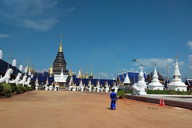 Visit Dantewada(Angel Land), Blue Temple, and Sticky Waterfall - The guides can make or break the day