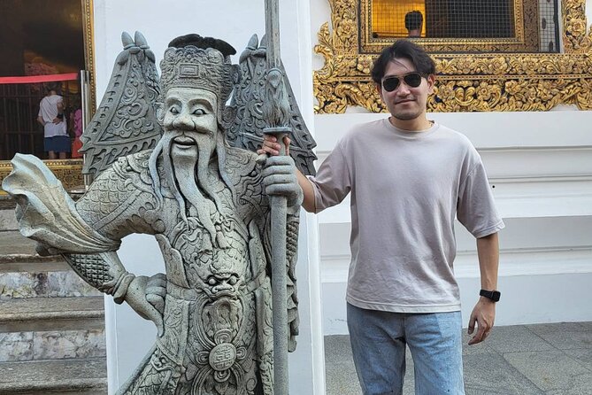 Visit Wat Pho and Wat Arun with Local Expert - Dress rules and practical comfort