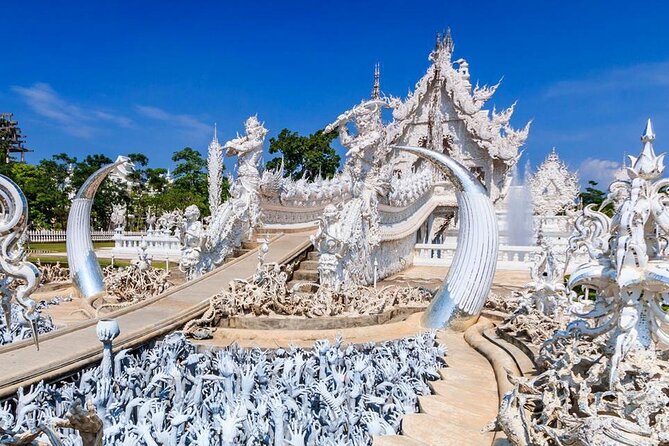 White, Red/Black and Blue Temples Full Day Trip From Chiang Mai - Wat Rong Seur Ten, the Blue Temple