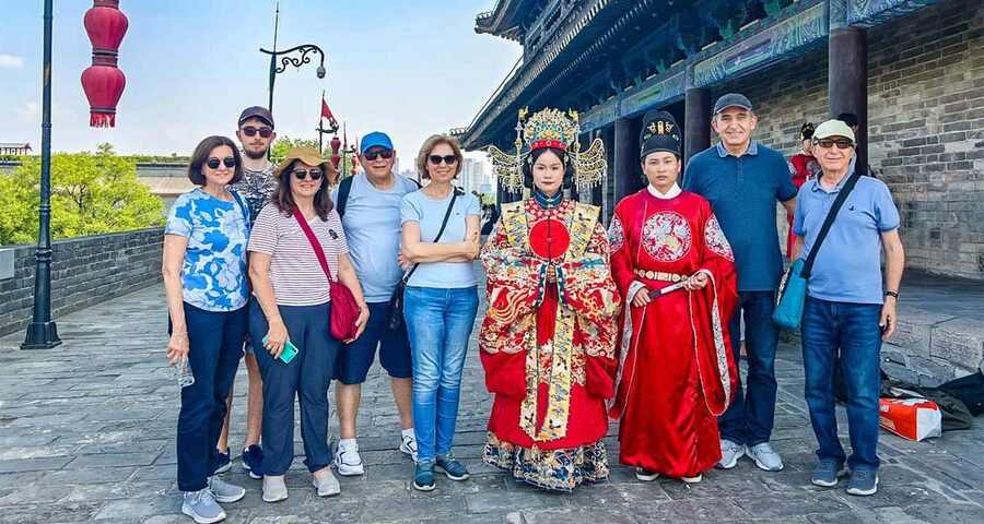 Xi'an: Terracotta Army, Lunch, City Wall, Pagoda, Bazaar - Morning pickup and the ride to the Terracotta Army