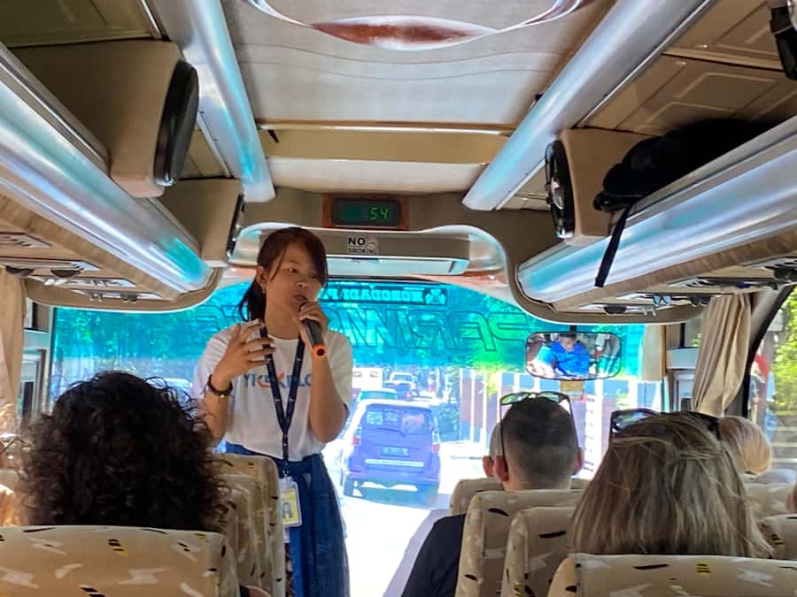Yogyakarta: Borobudur and Prambanan Temples Guided Tour - The transfer to Prambanan and lunch stop