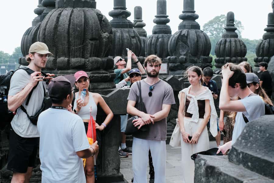 Yogyakarta: Borobudur and Prambanan Temples Guided Tour - Prambanan’s soaring Hindu towers