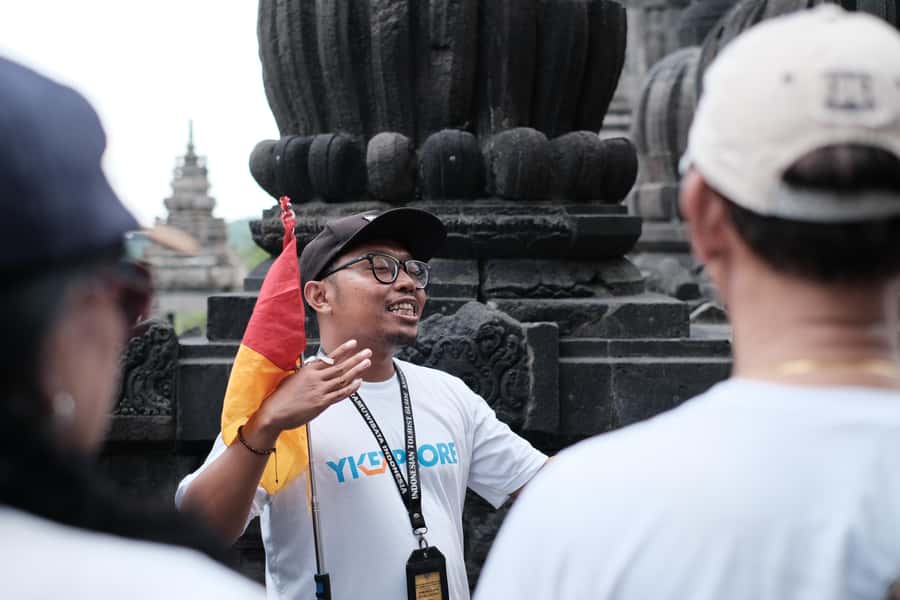 Yogyakarta: Borobudur and Prambanan Temples Guided Tour - Practical advice for a more comfortable day