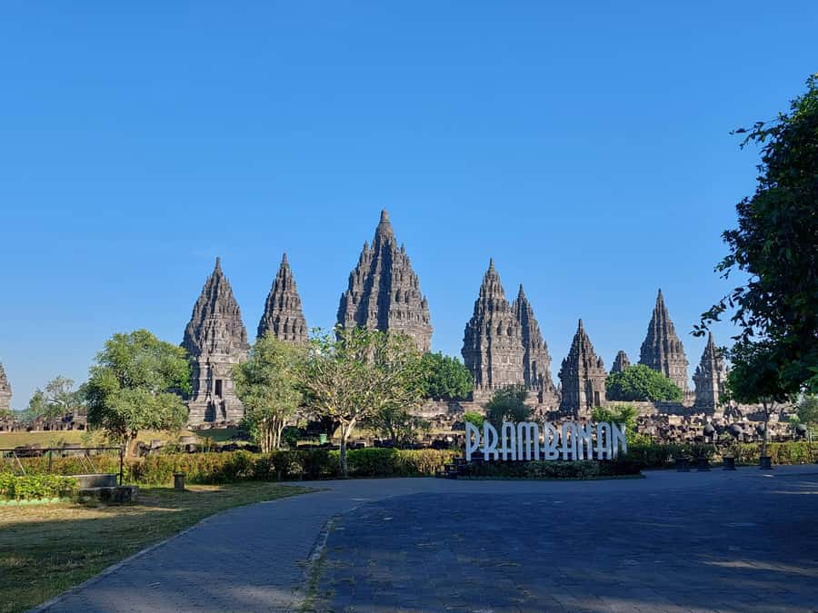 Yogyakarta: Prambanan Temple Morning Tour and Palace Tour - The Sultan’s Palace and the living royal household