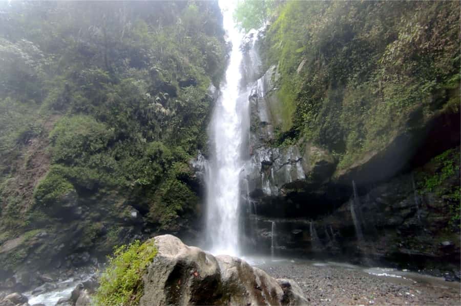 Yogyakarta: Selogriyo Temple, Rice Terraces & Waterfall Tour - What to bring and how to prepare